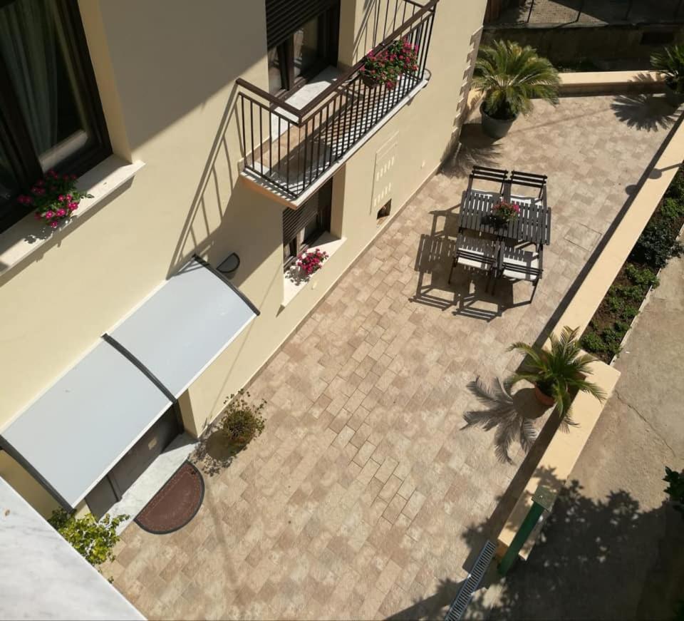 Casa Kati Bed & Breakfast Mercato San Severino Exterior photo